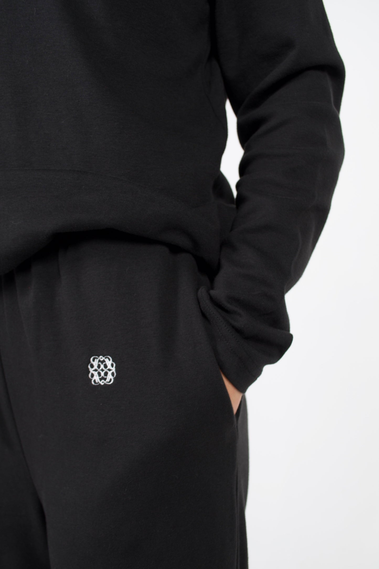 BLACK LONG SLEEVE PYJAMAS